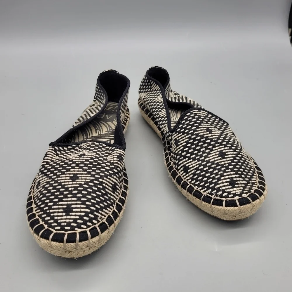 Dolce Vita Shoes Women's 8 DV Espadrilles Slip On